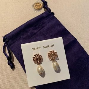 Tory Burch Britten Pearl Drop Earring